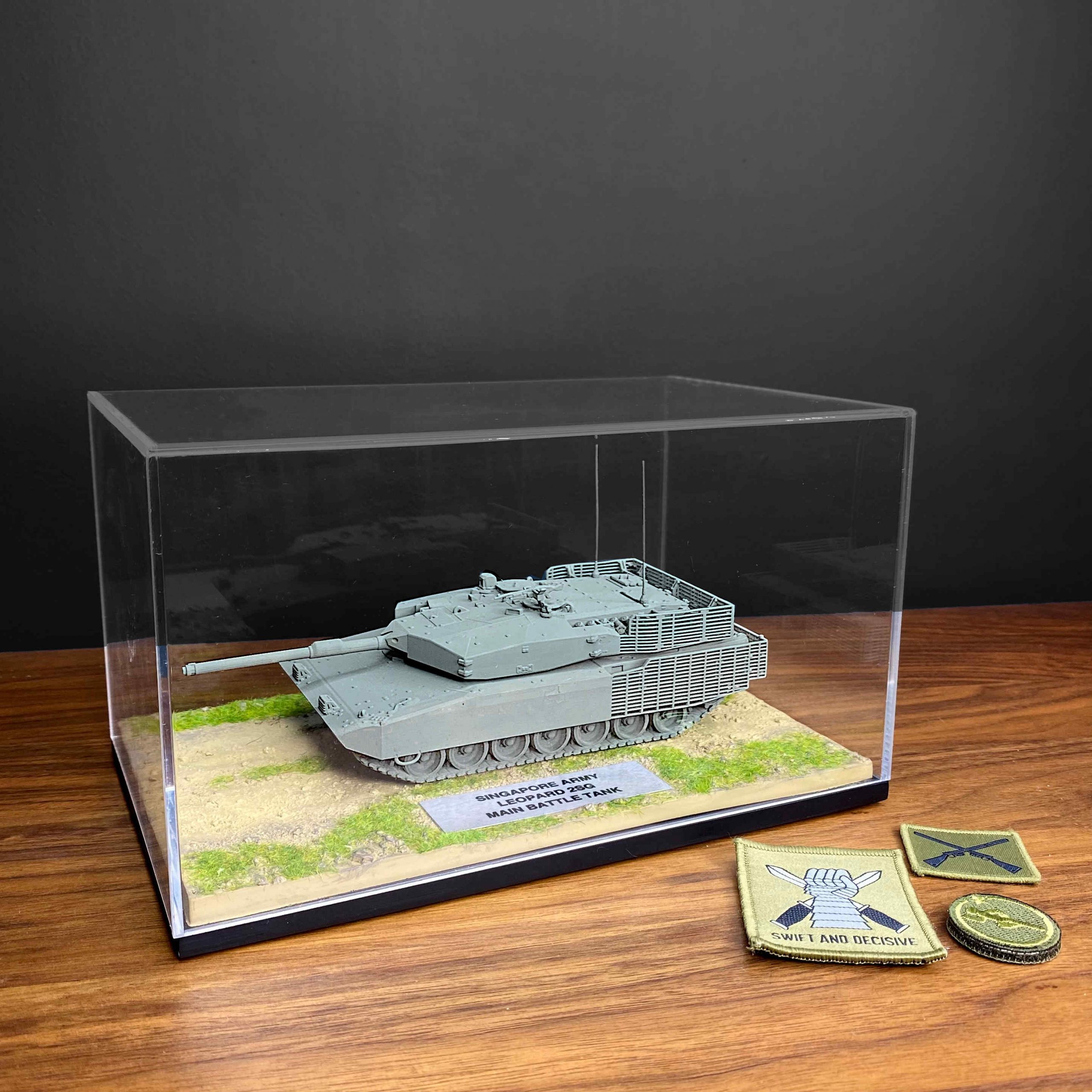15-Miniature-Stories-Product-Leopard-2SG-Case_1440x1440-scaled-1.jpg