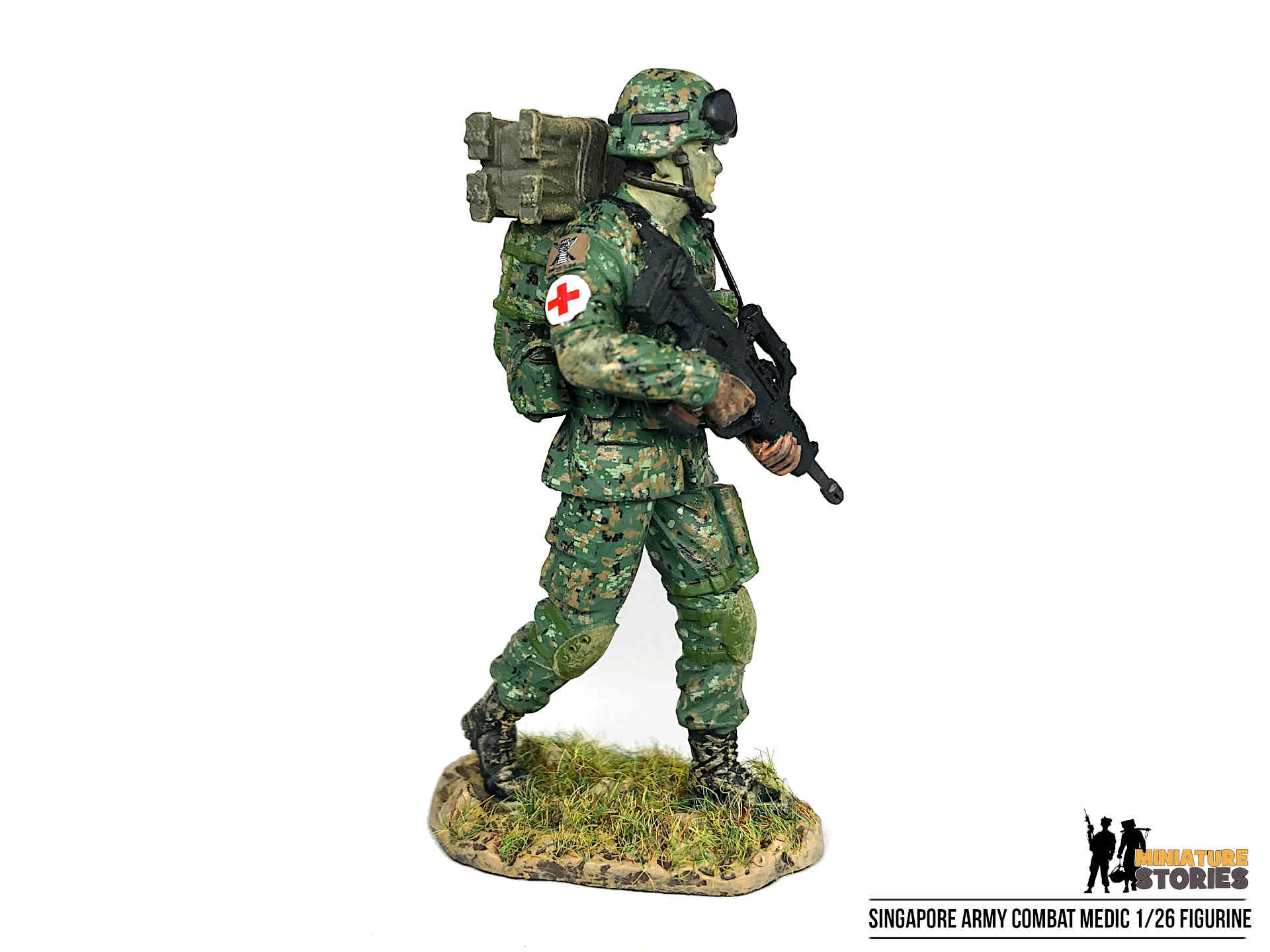 Miniature-Stories-Product-SA021-Combat-Medic-Right-1920×1440-1.jpg