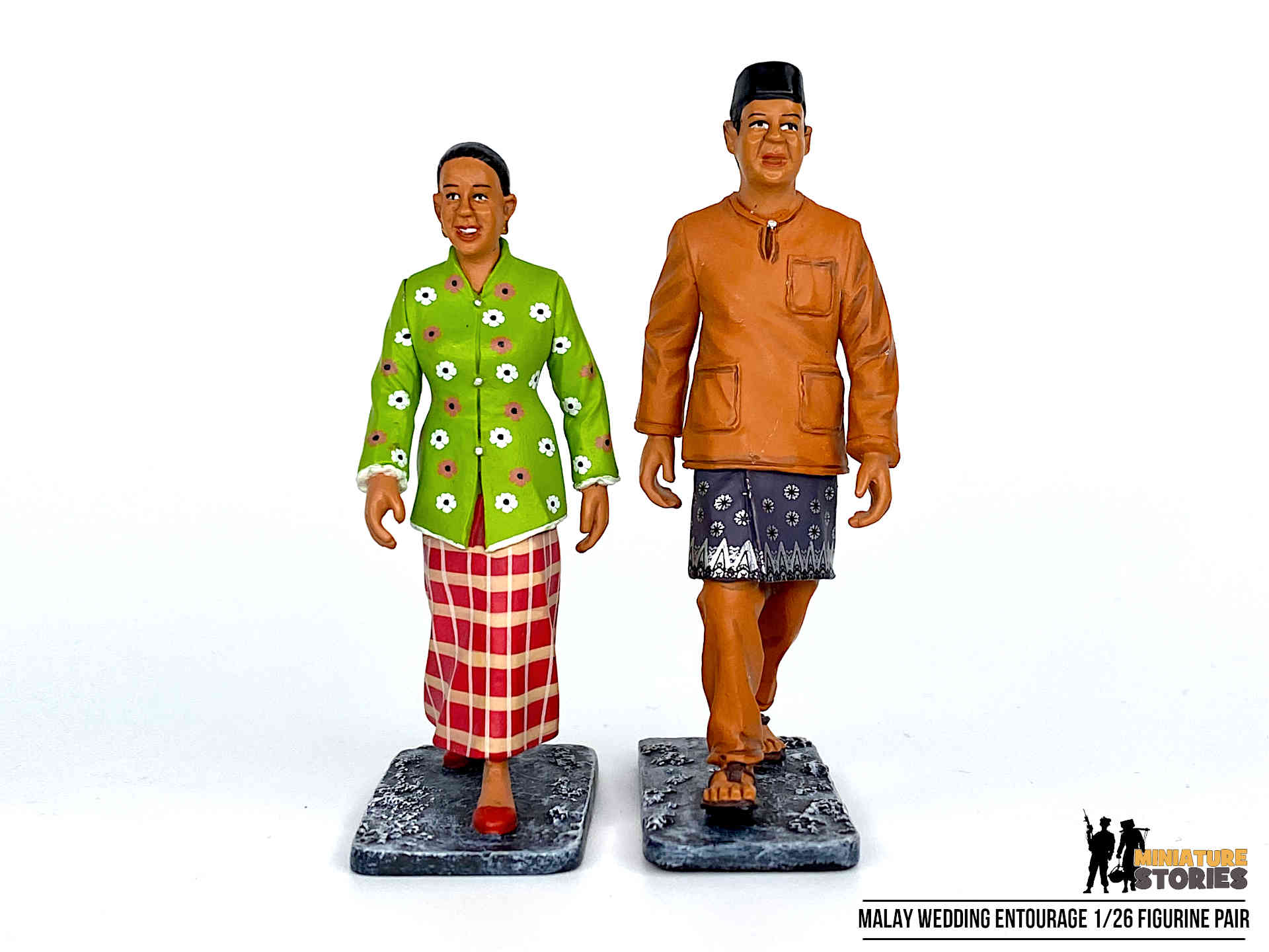 Miniature-Stories-Product-SH024B-Malay-Wedding-Entourage-Green-Front.jpg