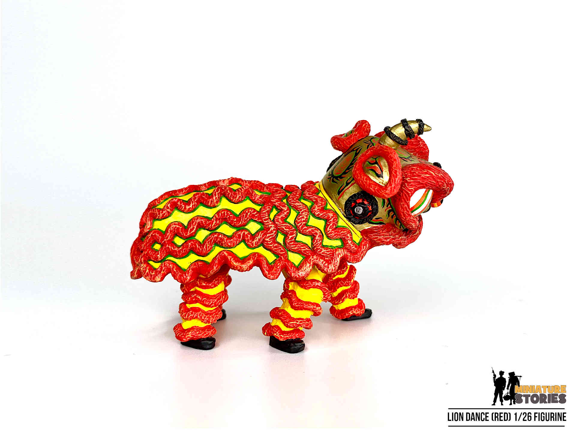 Miniature-Stories-Product-SH033R-Lion-Red-Right-1920×1440-1.jpg