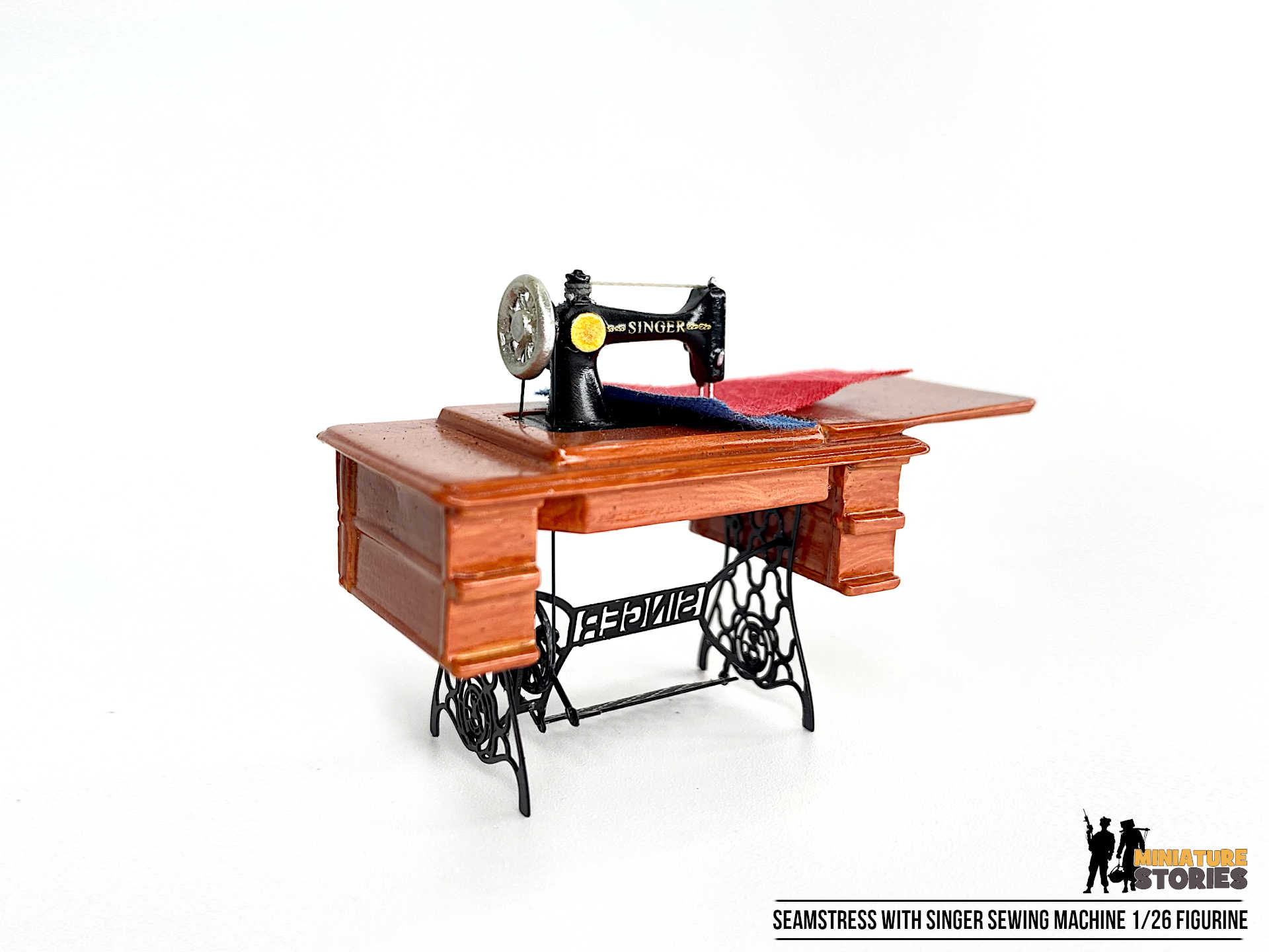 Miniature-Stories-Product-SH038-Seamstress-Machine_1920x1440.jpg